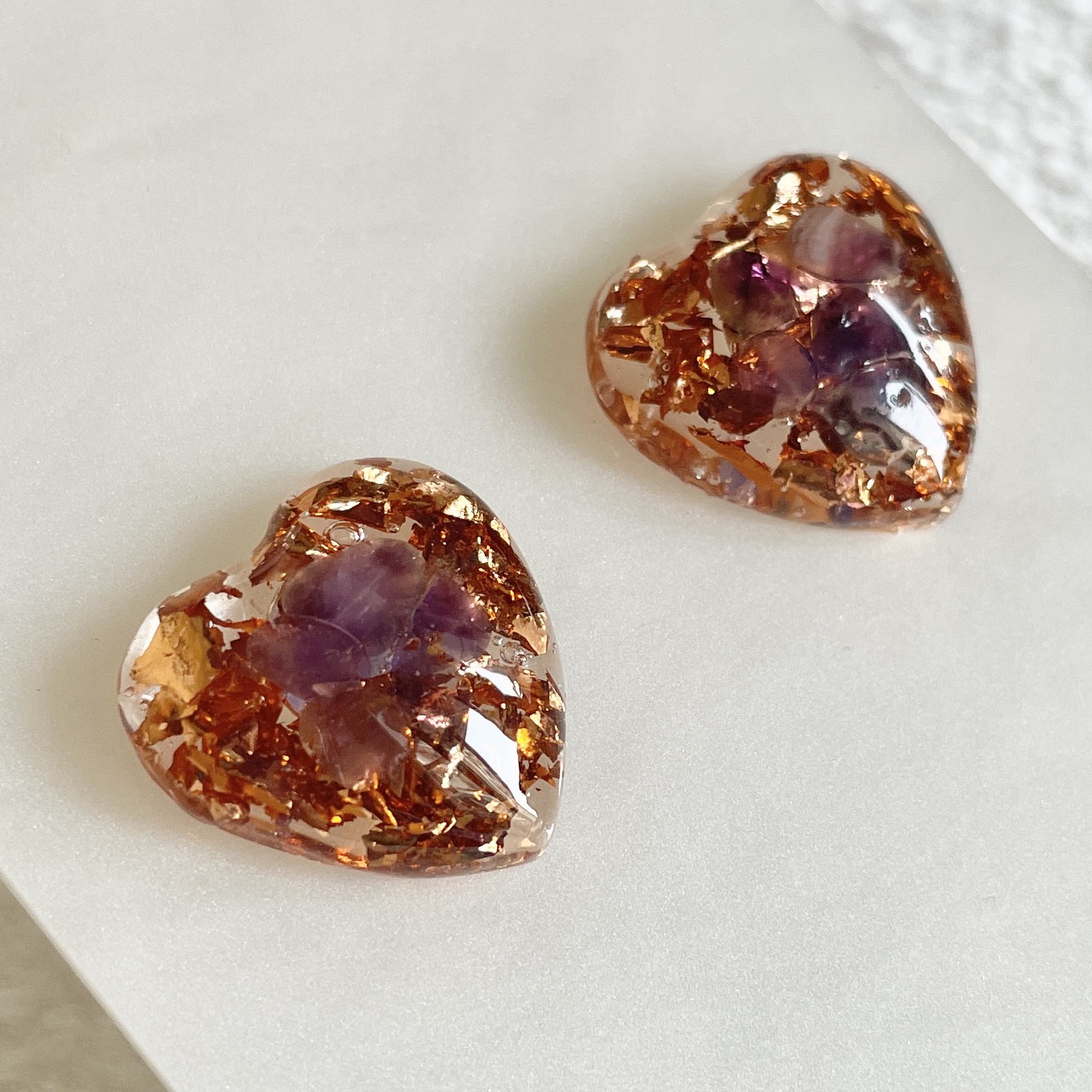 紫水晶心形高頻奧根能量玫瑰金耳環 Orgonite